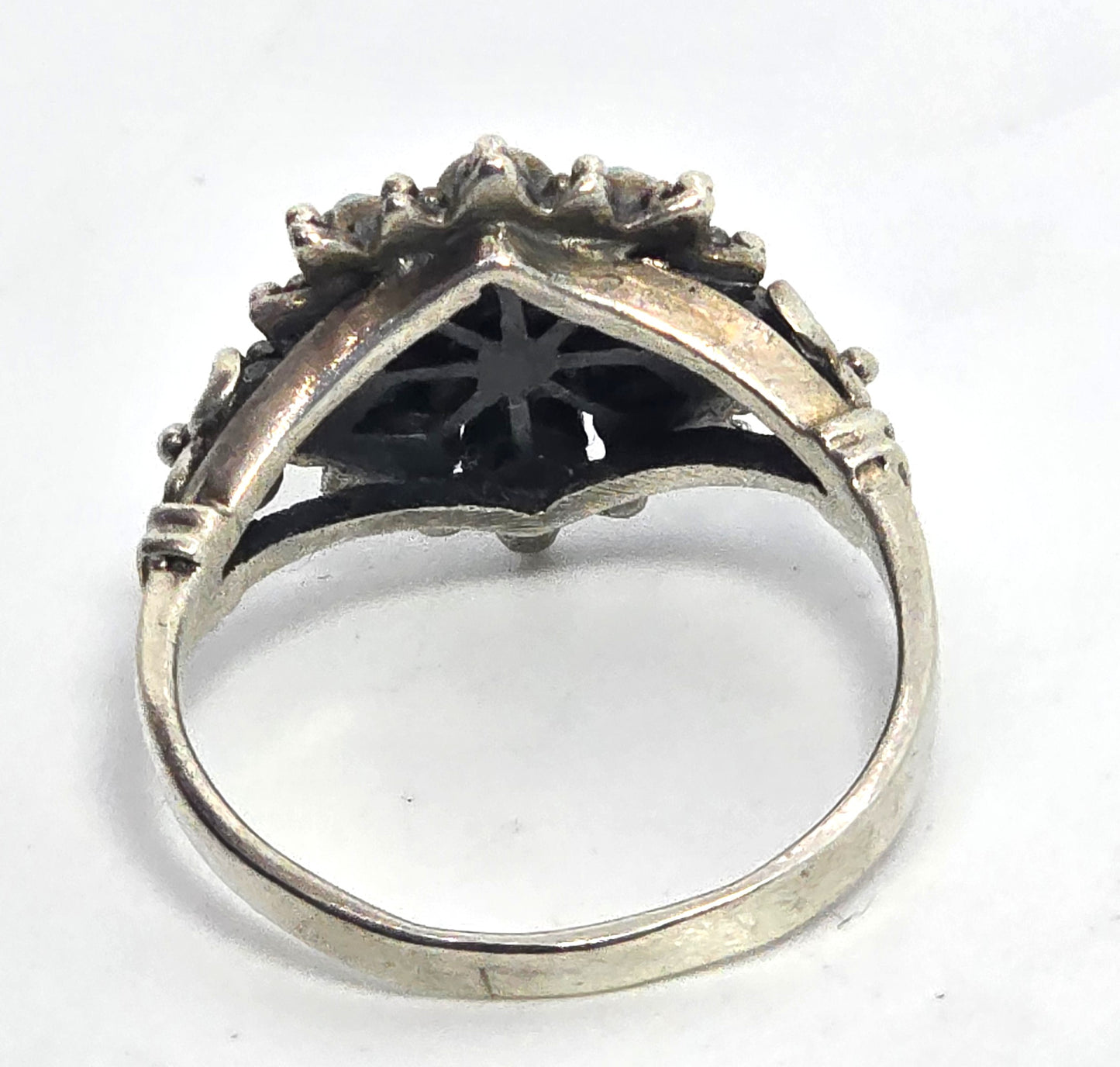 Zuni Snake Eyes flower petite point turquoise vintage Sterling Silver ring size 8.5