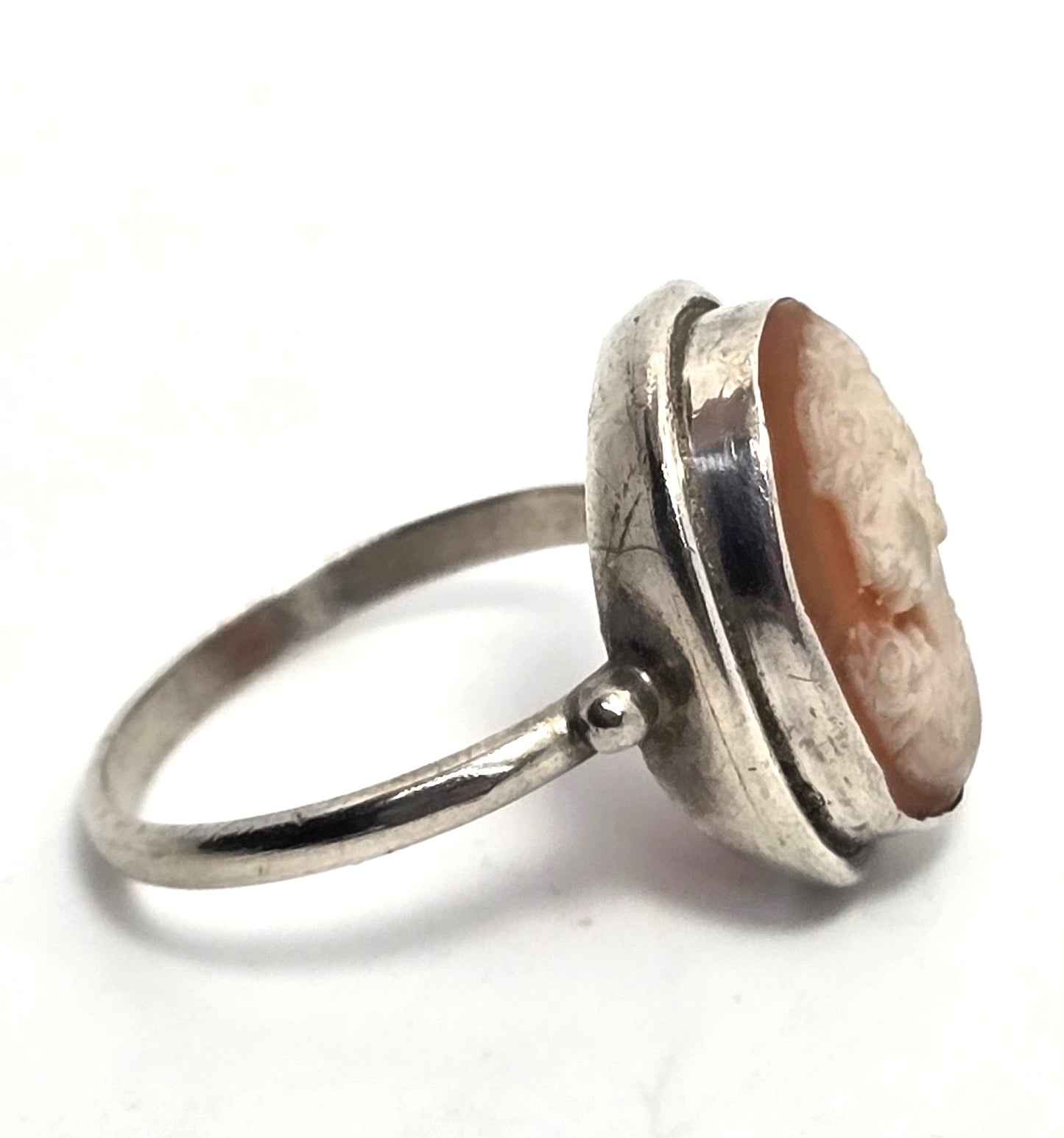Carved shell left facing high detailed delicate vintage sterling silver ring size 8