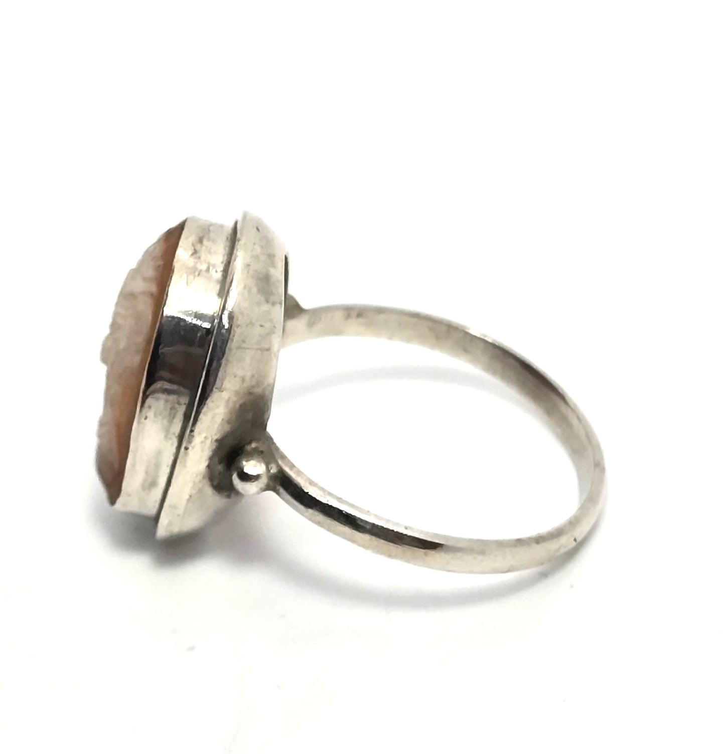 Carved shell left facing high detailed delicate vintage sterling silver ring size 8