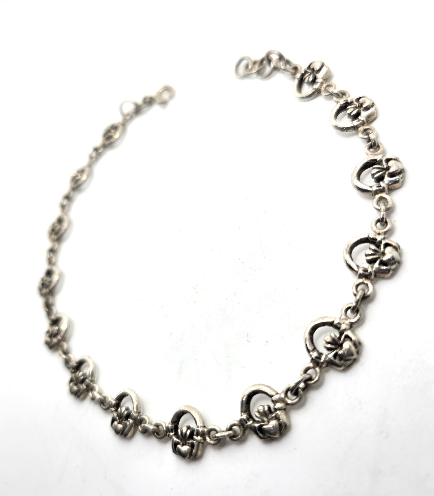 Claddagh Celtic Irish hoop heart in hands vintage sterling silver bracelet