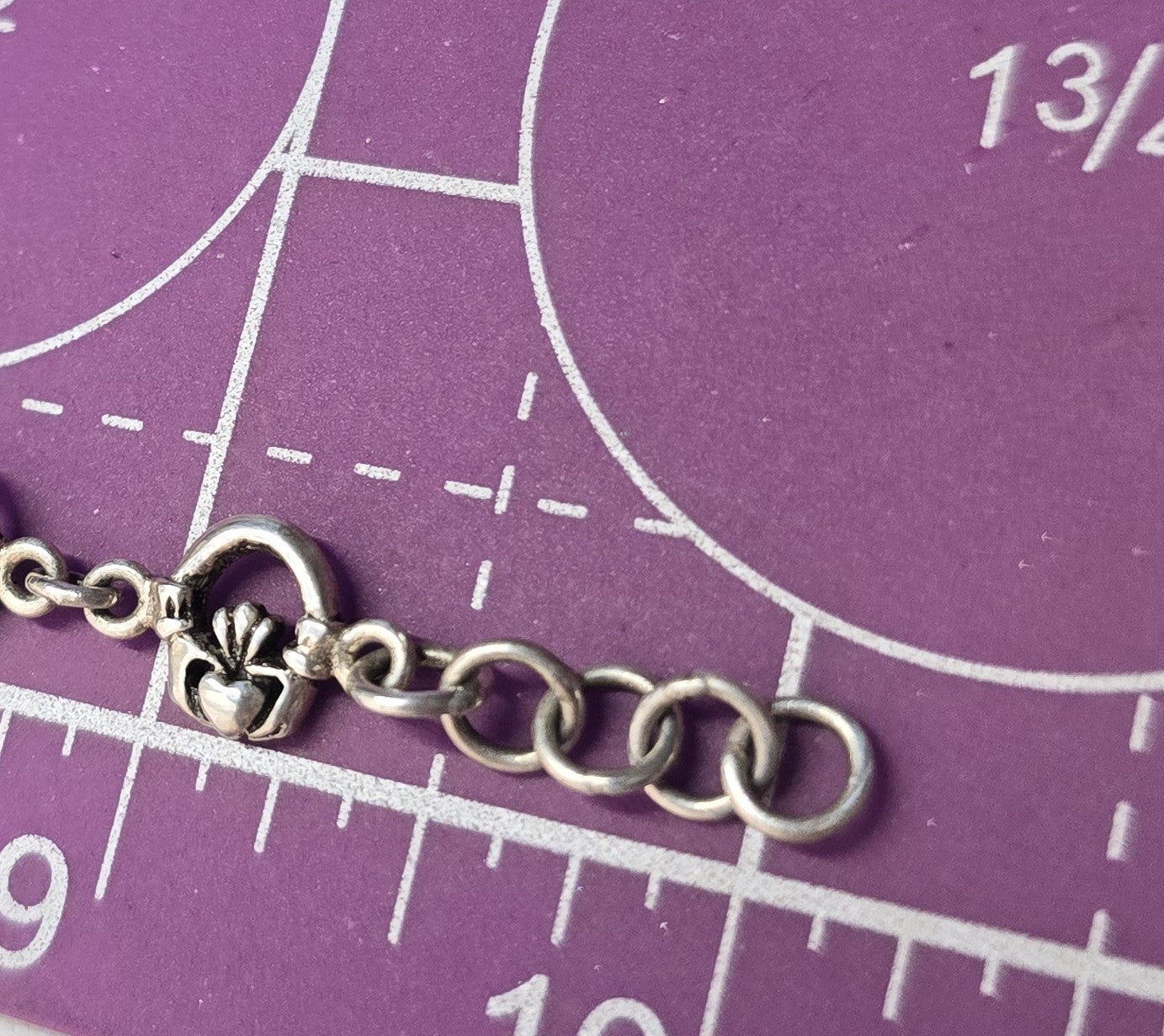 Claddagh Celtic Irish hoop heart in hands vintage sterling silver bracelet