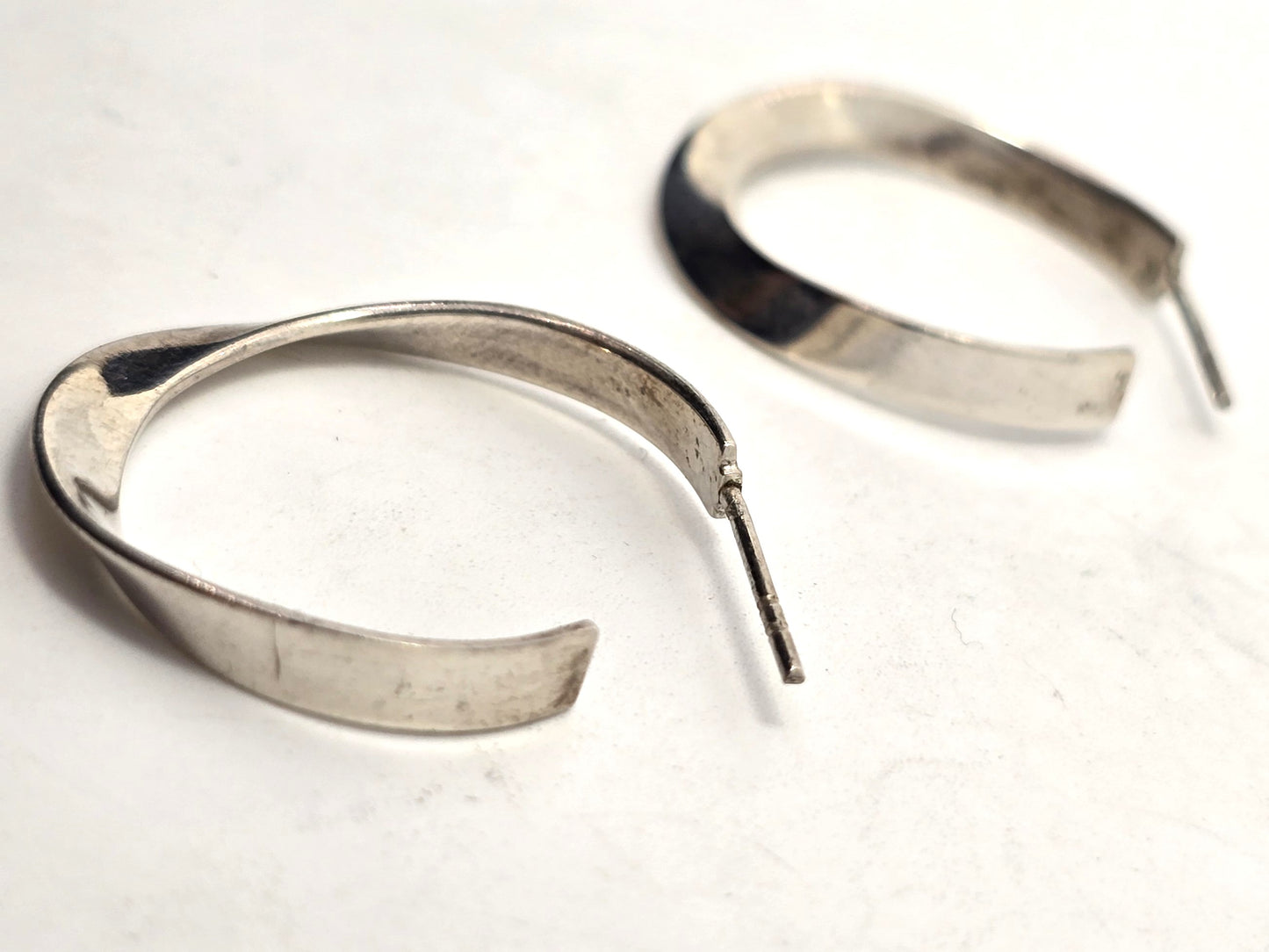 Abstract twisted hoop vintage 1 inch sterling silver post earrings