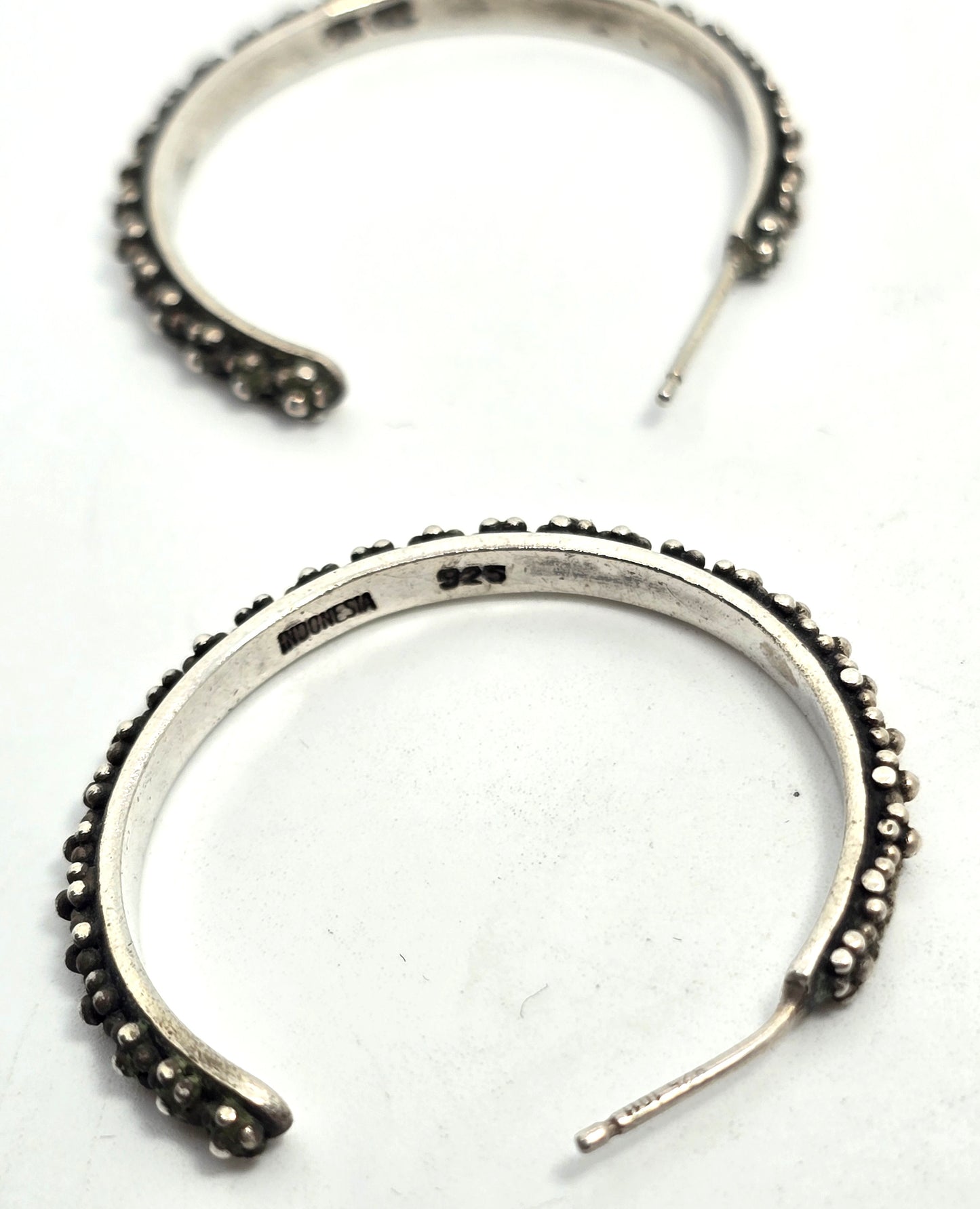 Lois Hill XL Bali Balinese Granulated sterling silver medium 30mm hoop earrings