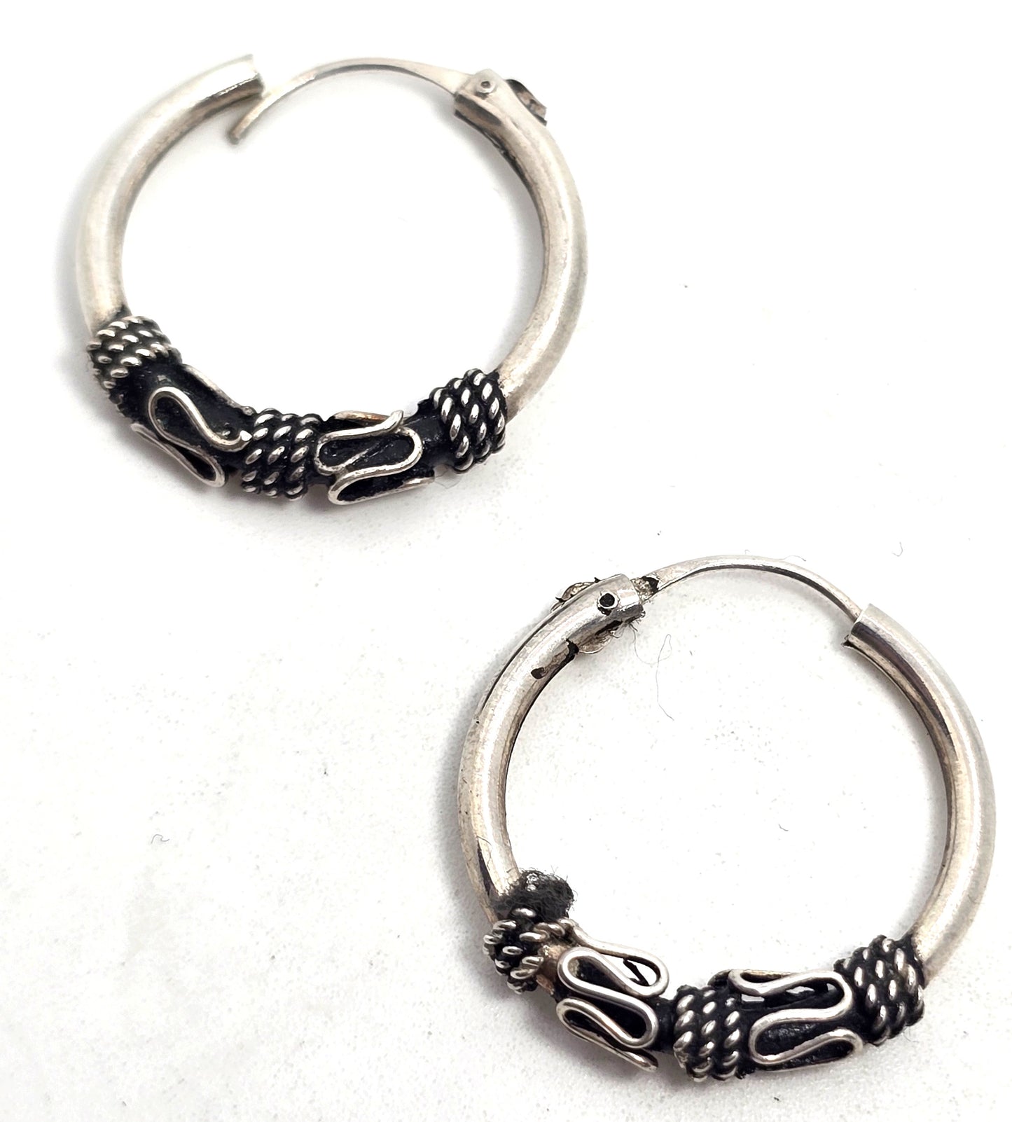Tribal Balinese sterling silver internal thread hollow vintage hoop earrings