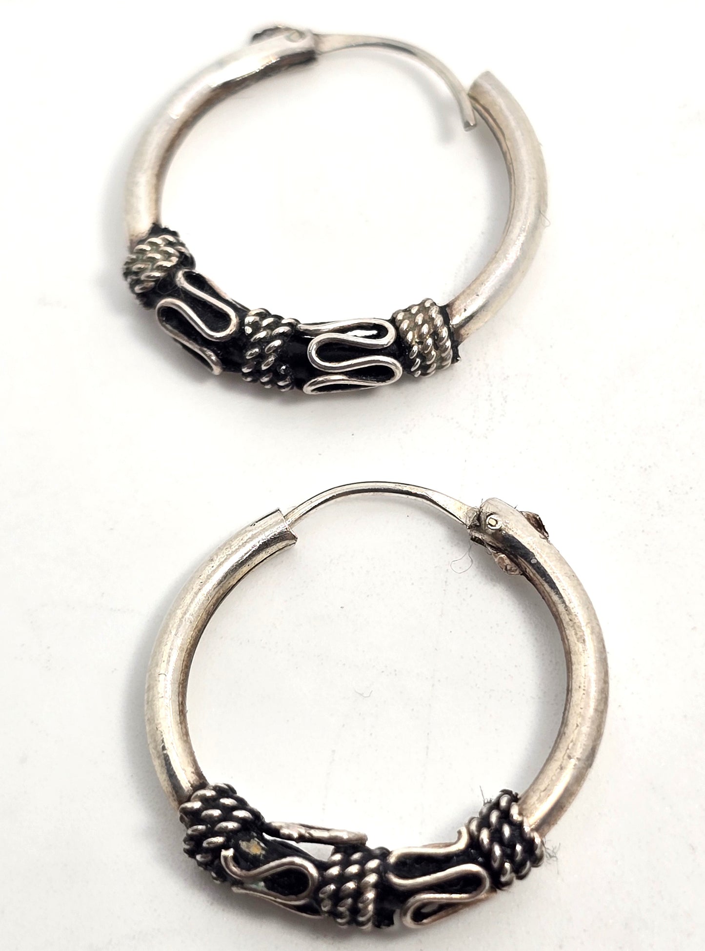 Tribal Balinese sterling silver internal thread hollow vintage hoop earrings
