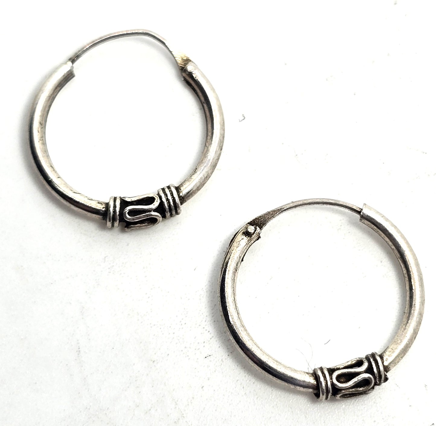 Tribal Balinese sterling silver small internal thread hollow vintage hoop earrings