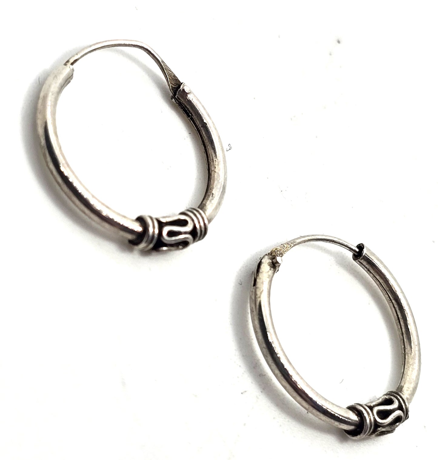 Tribal Balinese sterling silver small internal thread hollow vintage hoop earrings