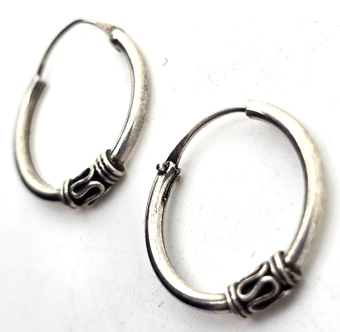 Tribal Balinese sterling silver small internal thread hollow vintage hoop earrings