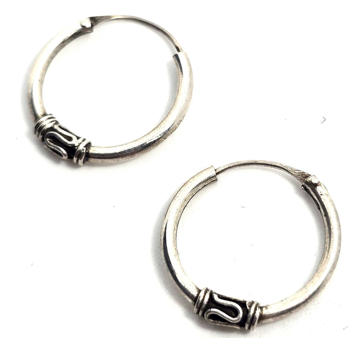 Tribal Balinese sterling silver small internal thread hollow vintage hoop earrings