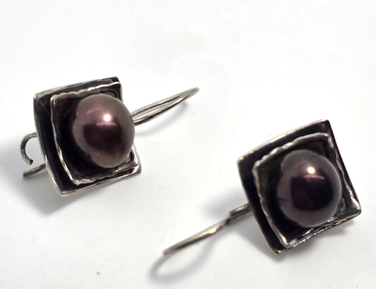Silpada Hammered Square Gray/Black Freshwater Pearl Earrings W1194