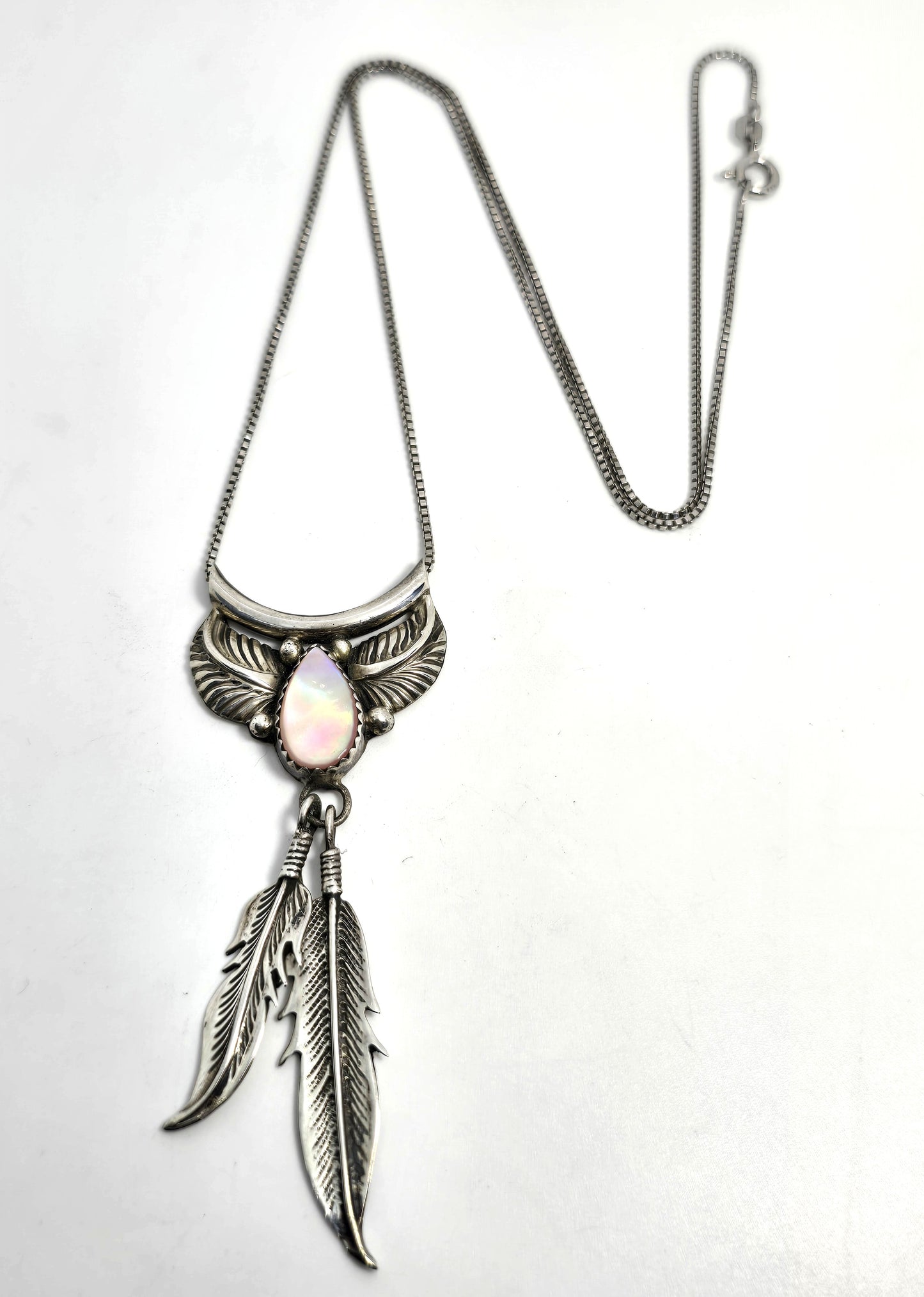Eddie Secatero Navajo Pink Slipper Shell sterling silver feather vintage necklace
