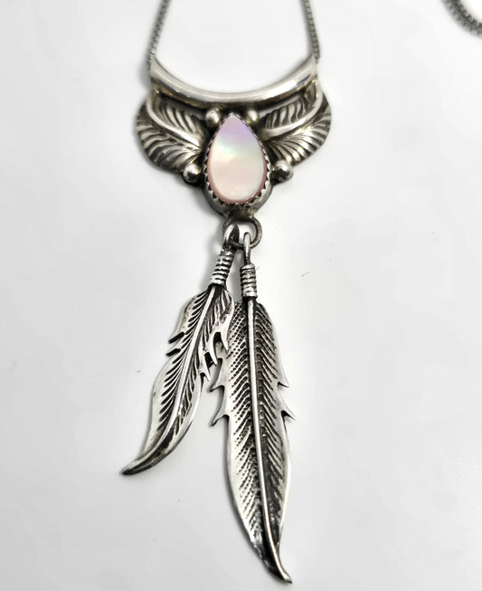 Eddie Secatero Navajo Pink Slipper Shell sterling silver feather vintage necklace