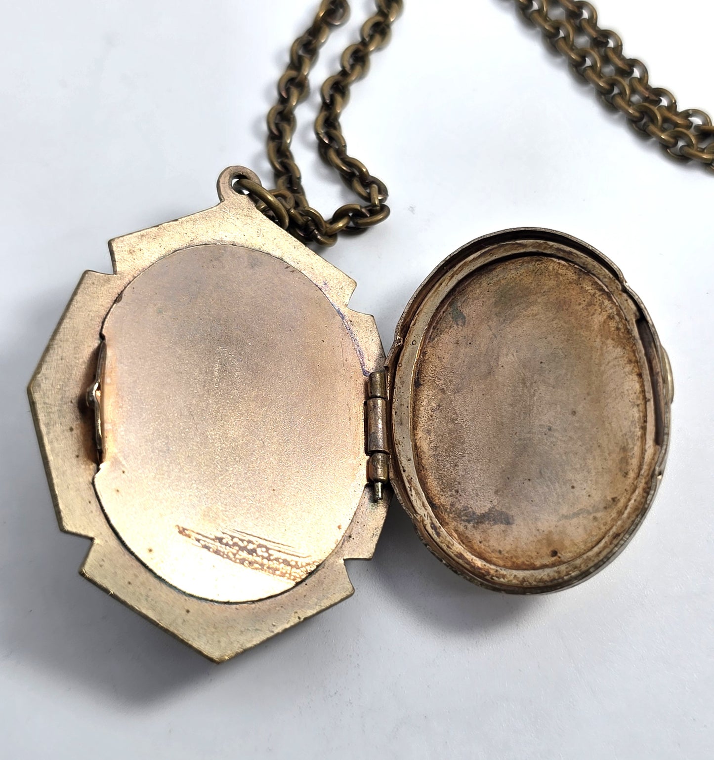 Taille de épargne Purple large paste Czech Glass Victorian locket necklace