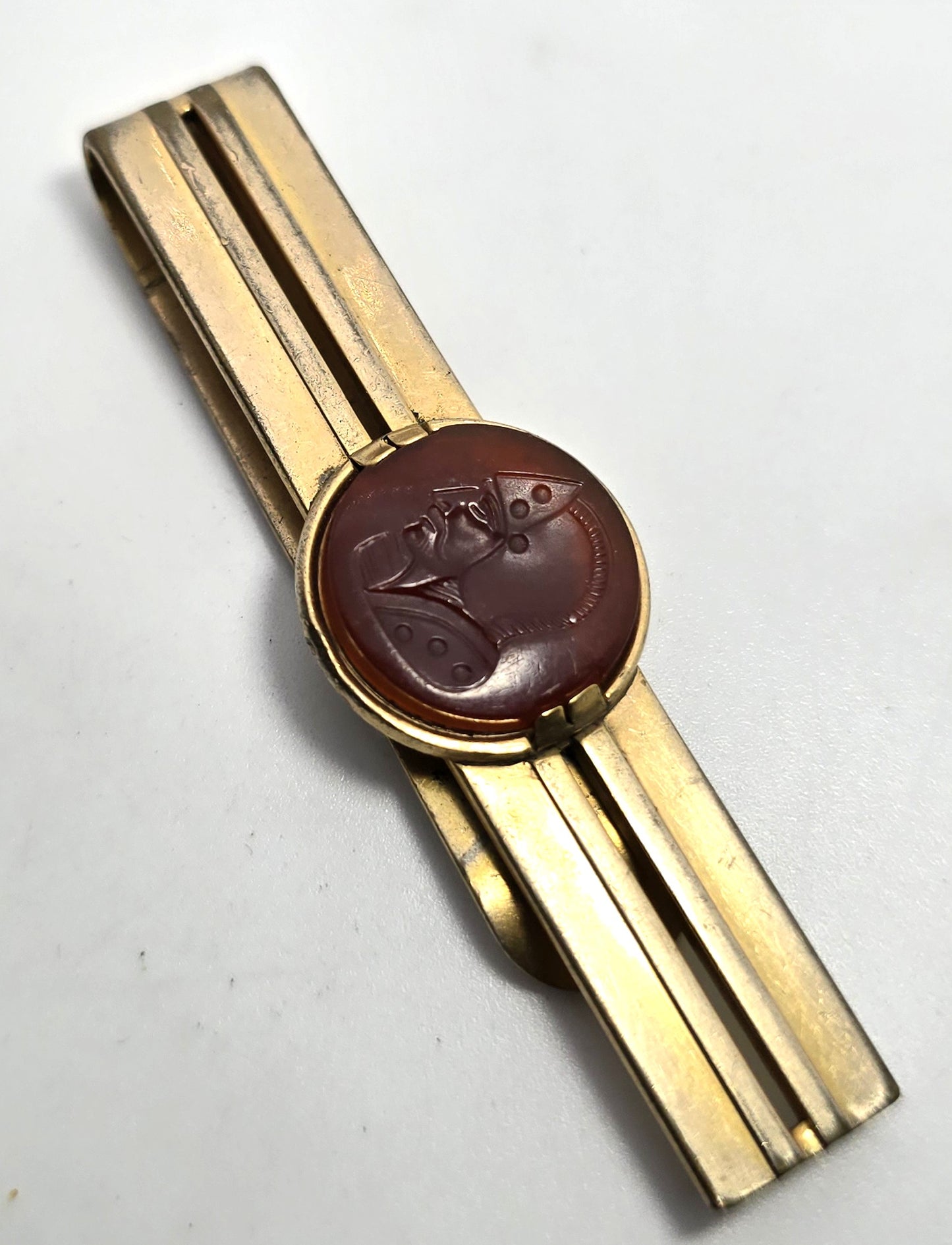 Swank signed gold toned vintage carved carnelian cameo men's tie clip