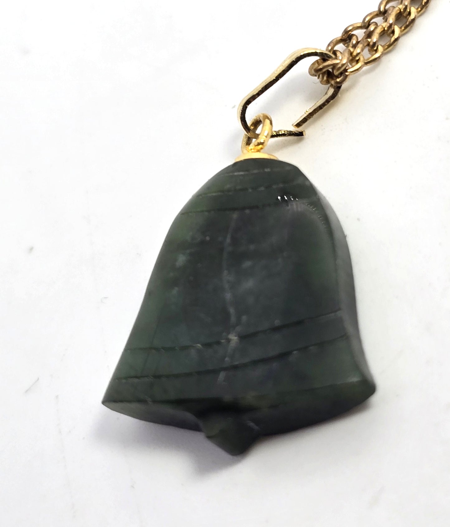 Nephrite Jade green gemstone carved bell gold toned vintage necklace