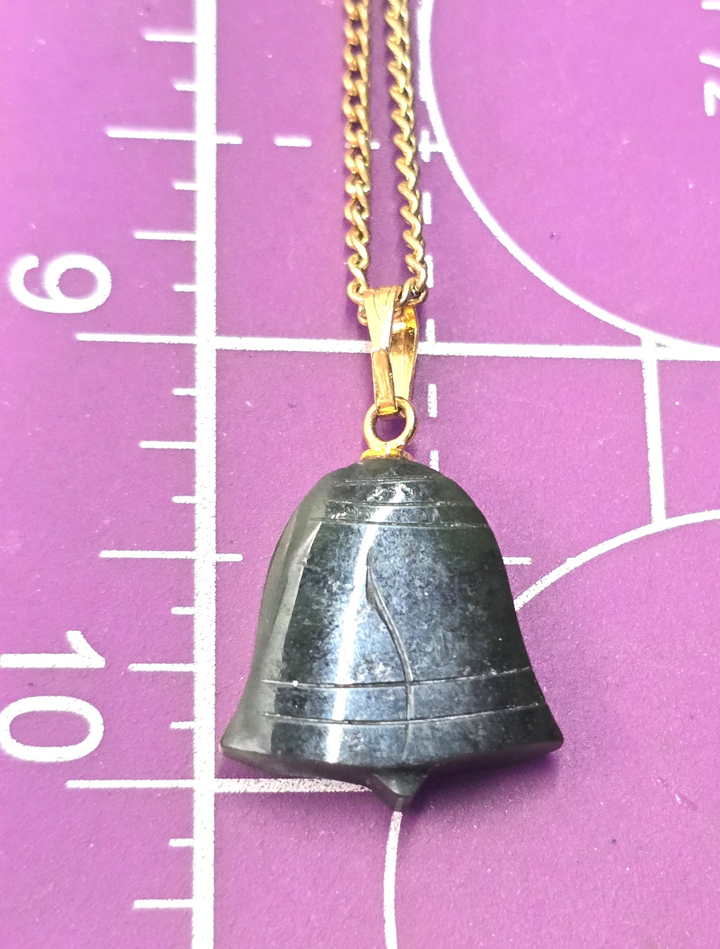 Nephrite Jade green gemstone carved bell gold toned vintage necklace