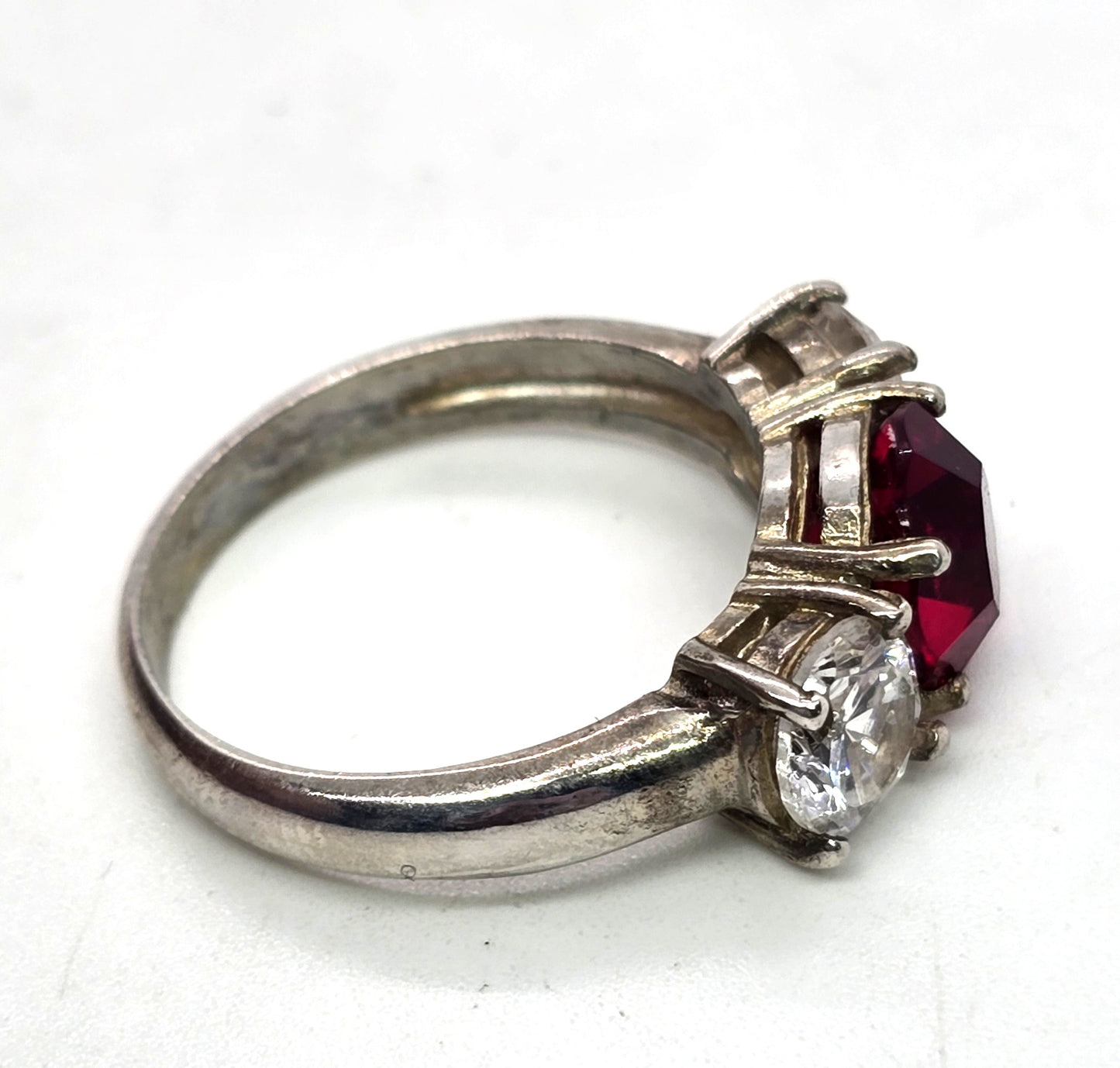 Three stone red CZ past present future cubic zirconia sterling silver ring size 8