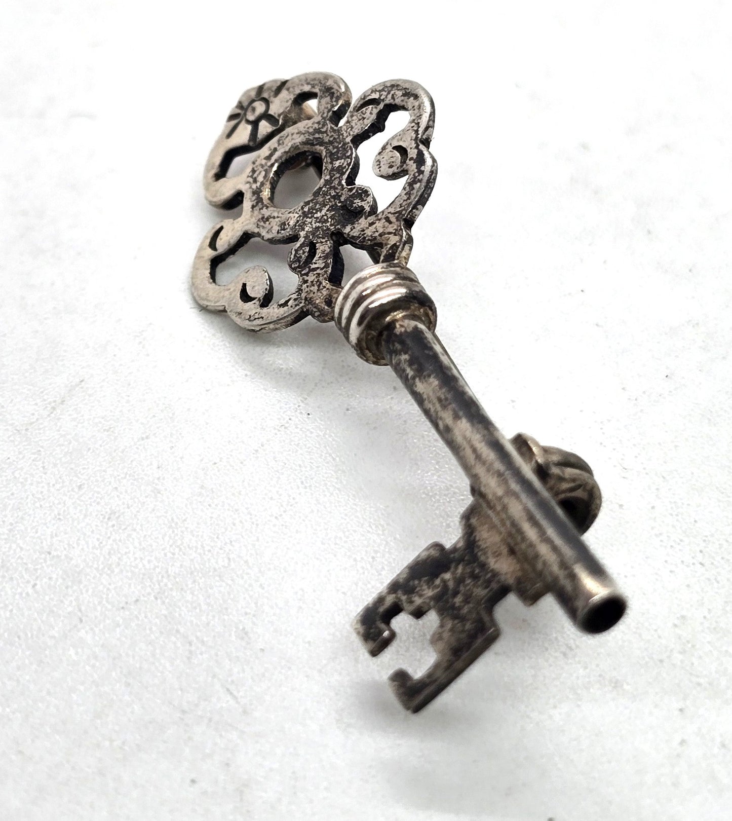 Filigree Key vintage signed Mexico Taxco eagle mark vintage sterling silver brooch