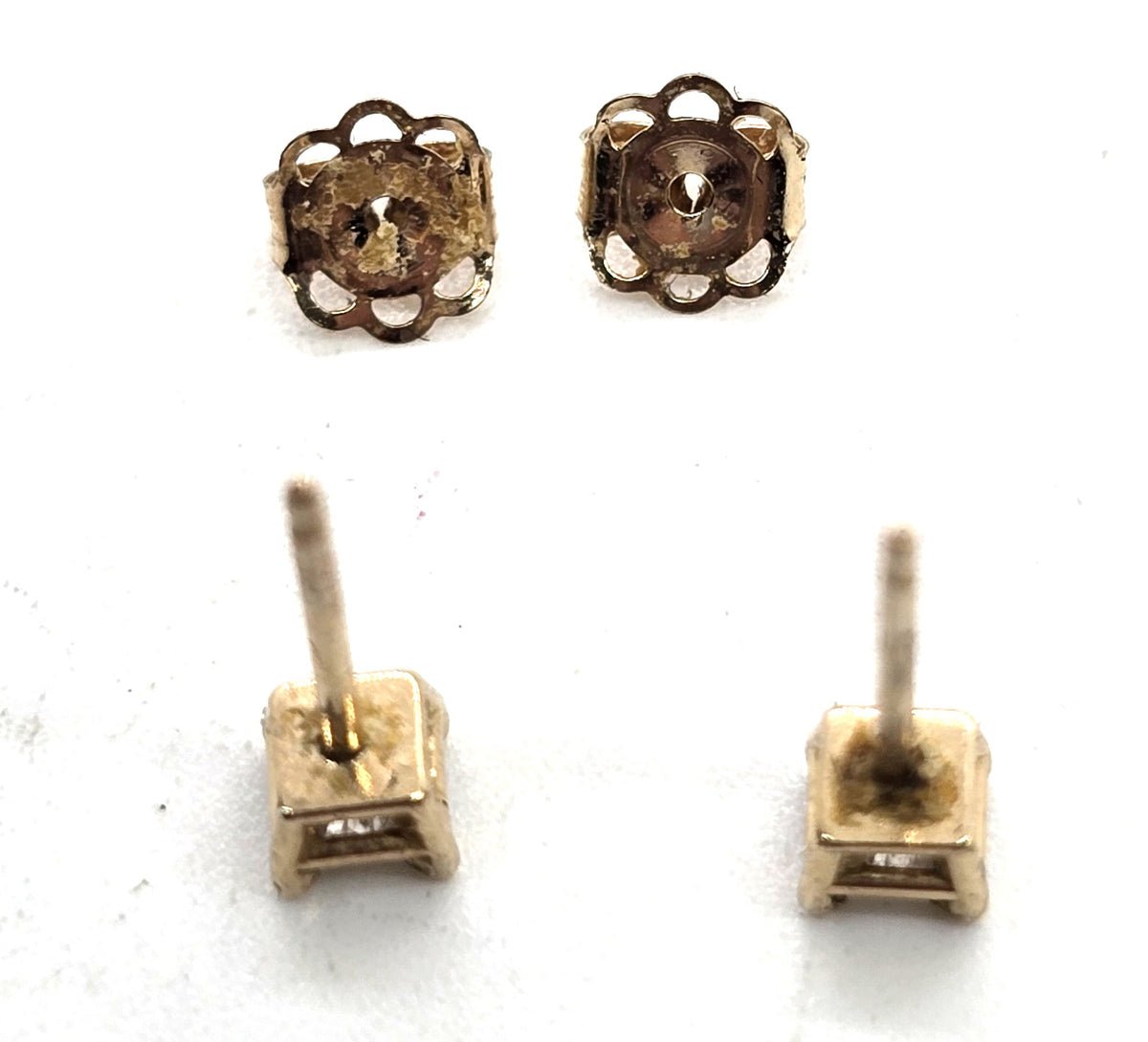 Princess cut diamond chip 10k yellow gold vintage stud earrings
