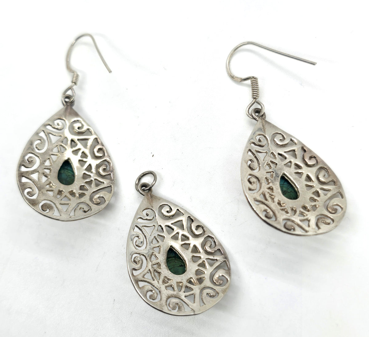 Filigree punched sterling silver dyed howlite pear drop earrings & pendant