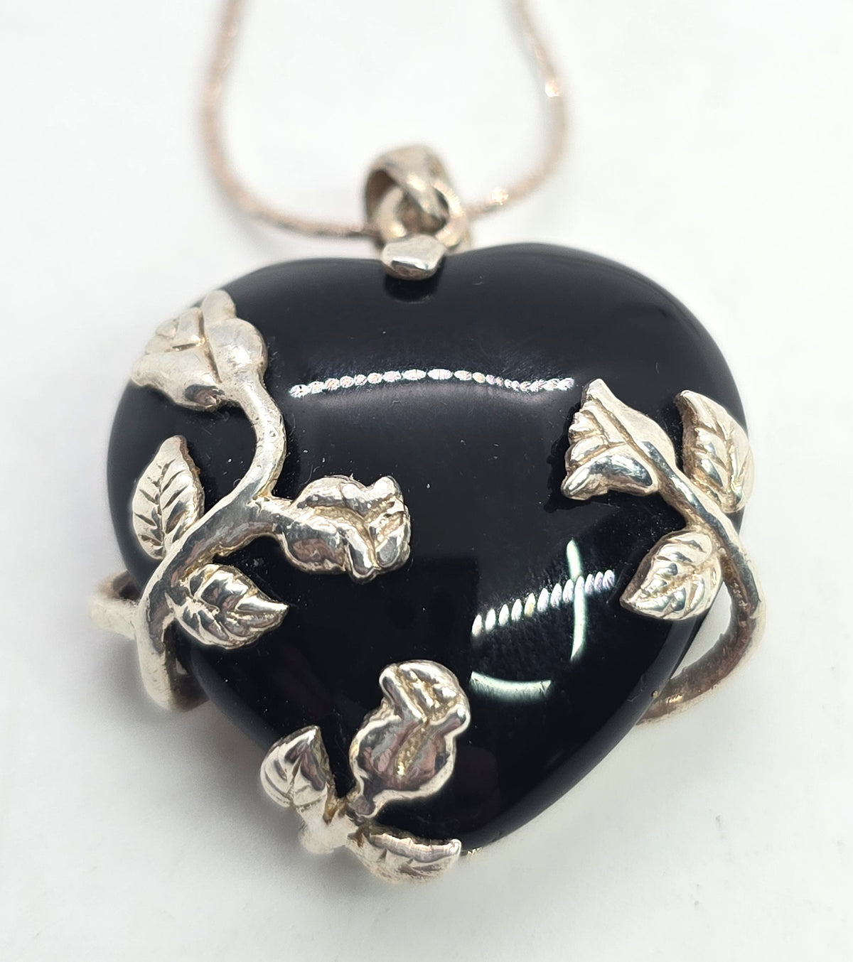 JC Black Onyx heart rose accented vintage sterling silver necklace