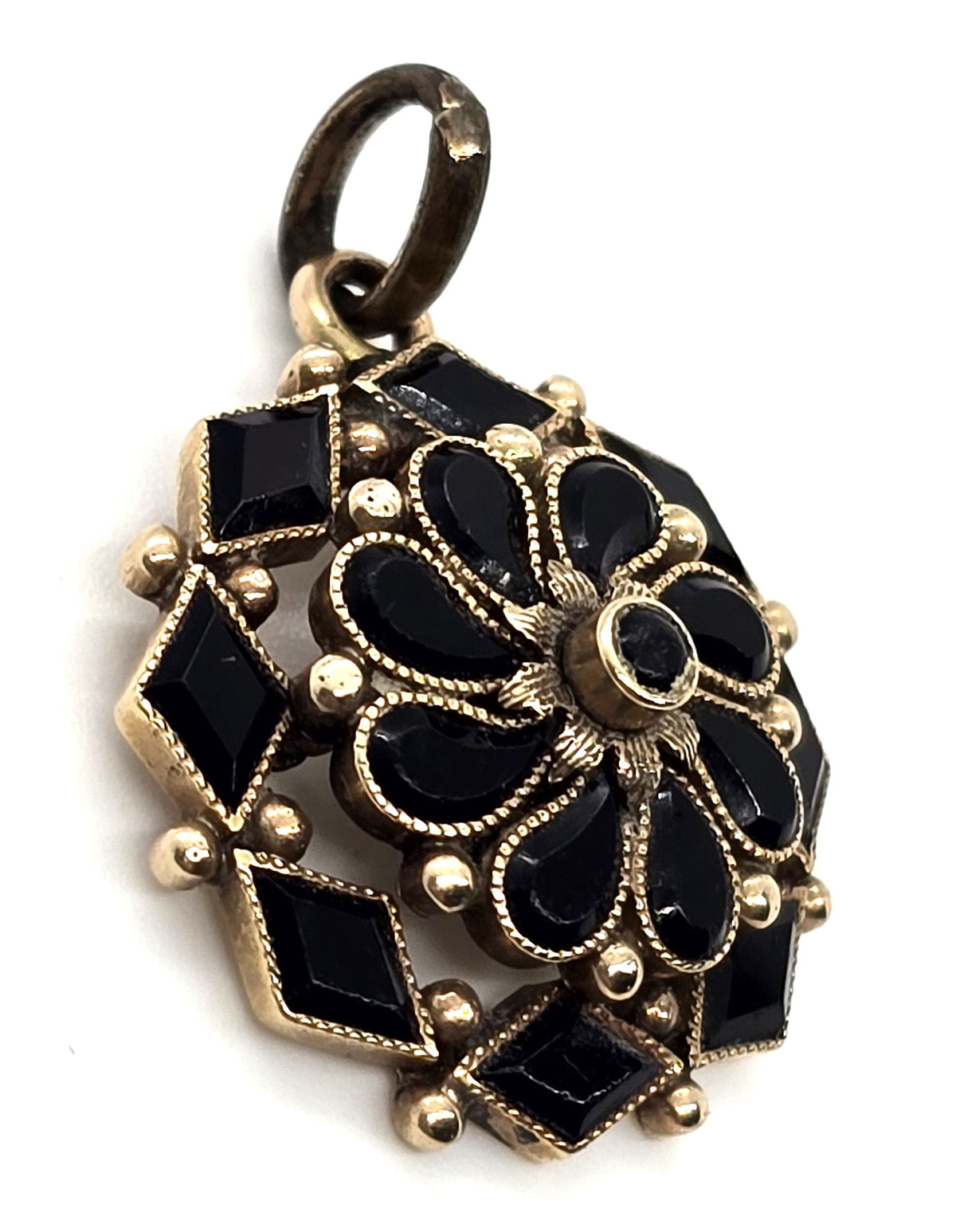 10k yellow gold Antique Victorian French jet mourning pendant