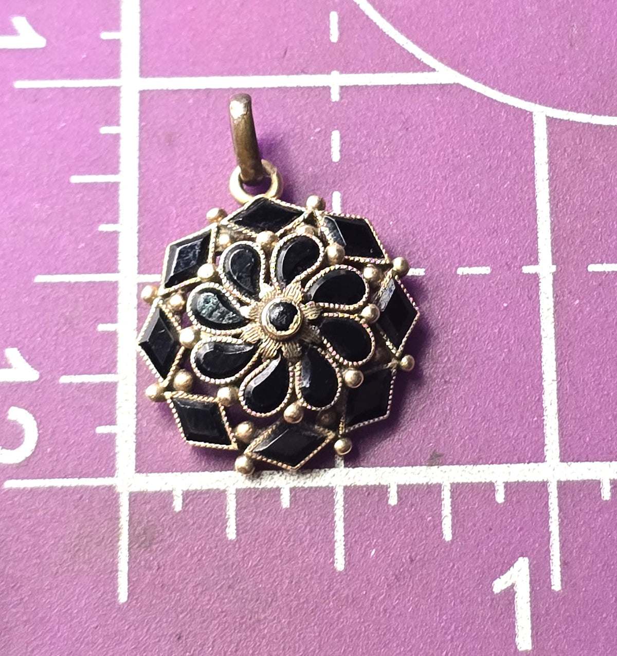 10k yellow gold Antique Victorian French jet mourning pendant