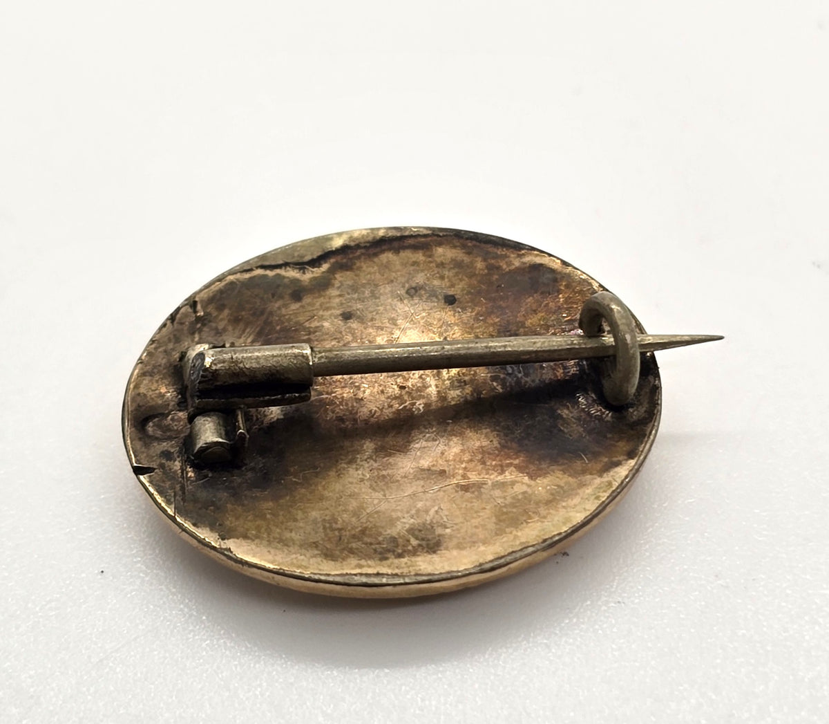 Taille d'épargne antique Victorian 13k gold top Memento Mori brooch