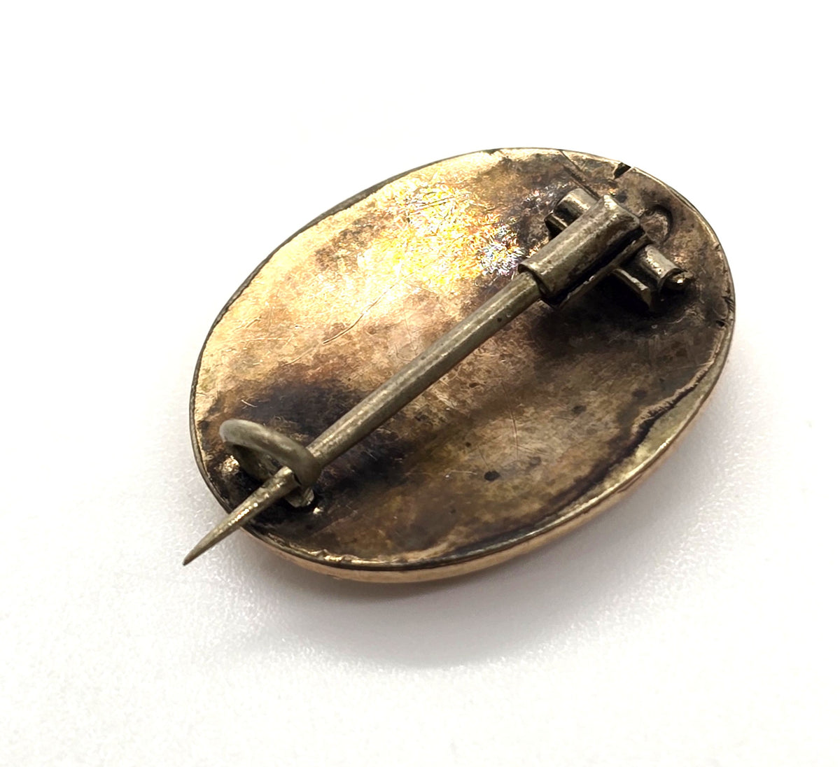 Taille d'épargne antique Victorian 13k gold top Memento Mori brooch