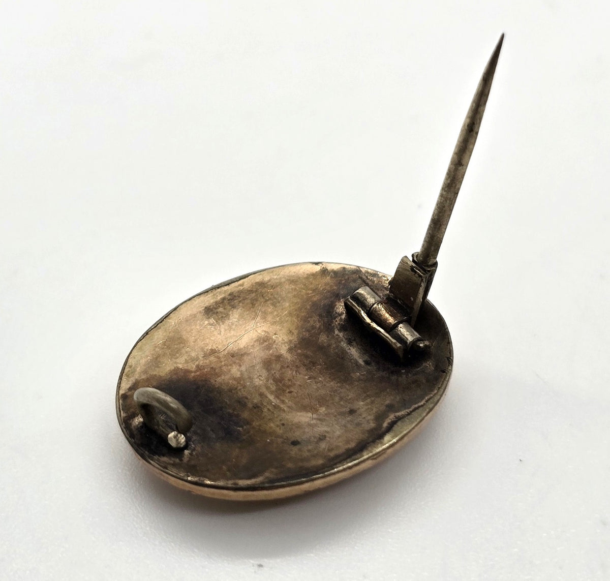 Taille d'épargne antique Victorian 13k gold top Memento Mori brooch