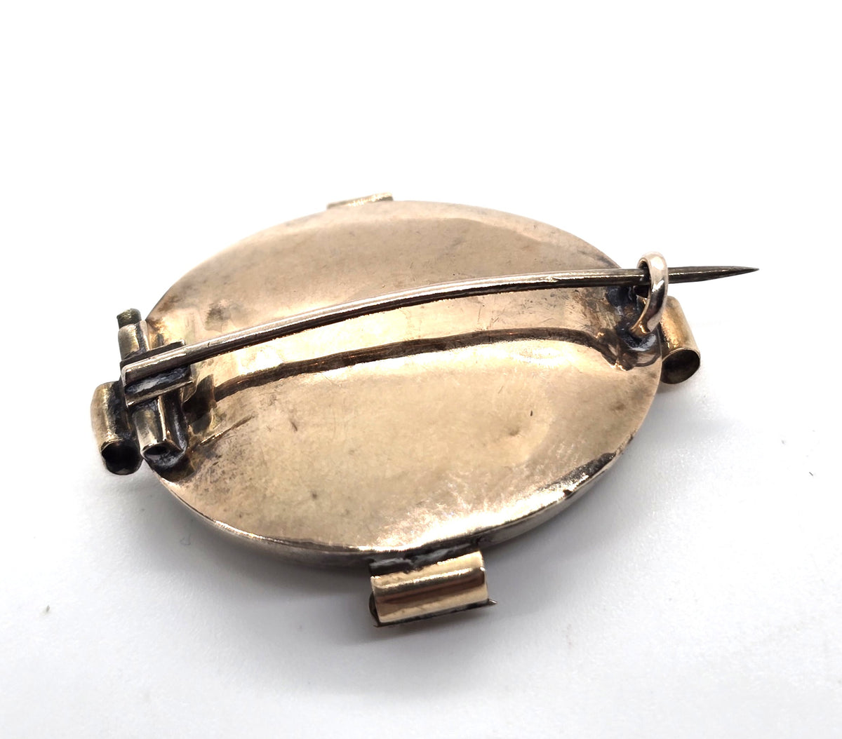 10k gold Antique Victorian mourning memento mori brooch empty can be filled