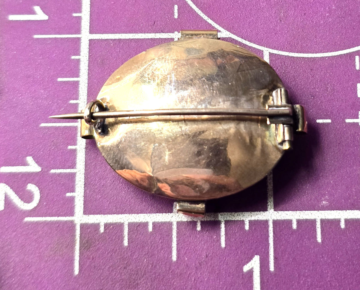 10k gold Antique Victorian mourning memento mori brooch empty can be filled