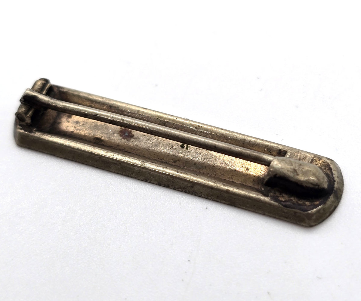 Taille d'épargne antique Victorian mourning brooch Memento Mori bar pin