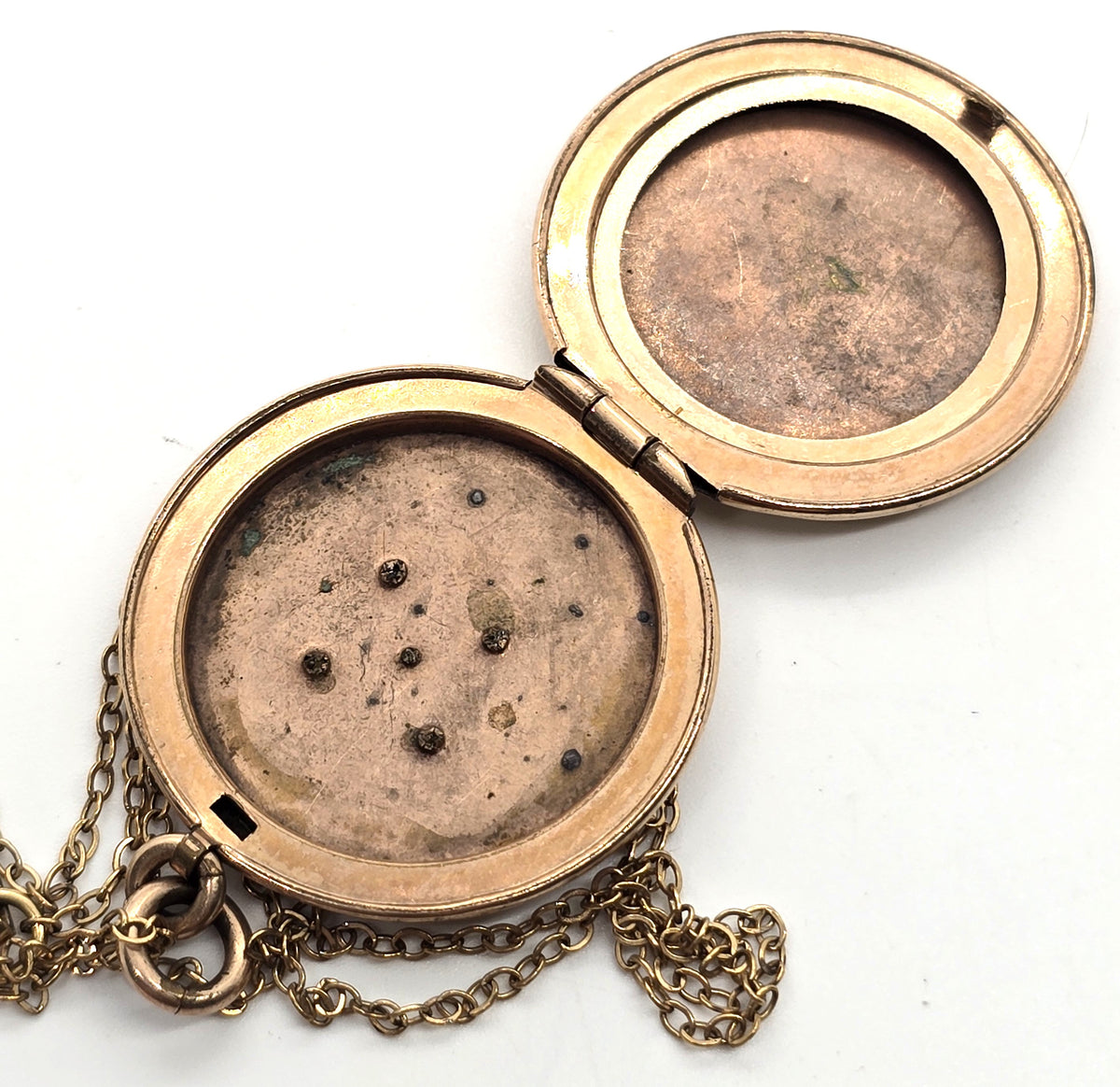 Antique Victorian lucky gold filled 4 leaf clover paste etched locket necklace