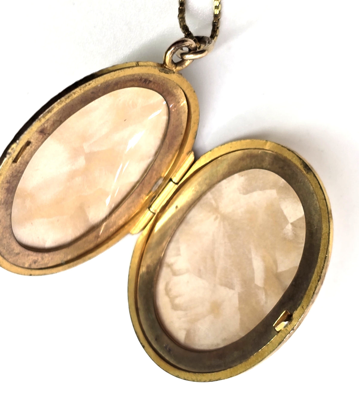 JHH 12k Gold filled etched flower locket mid century photo necklace