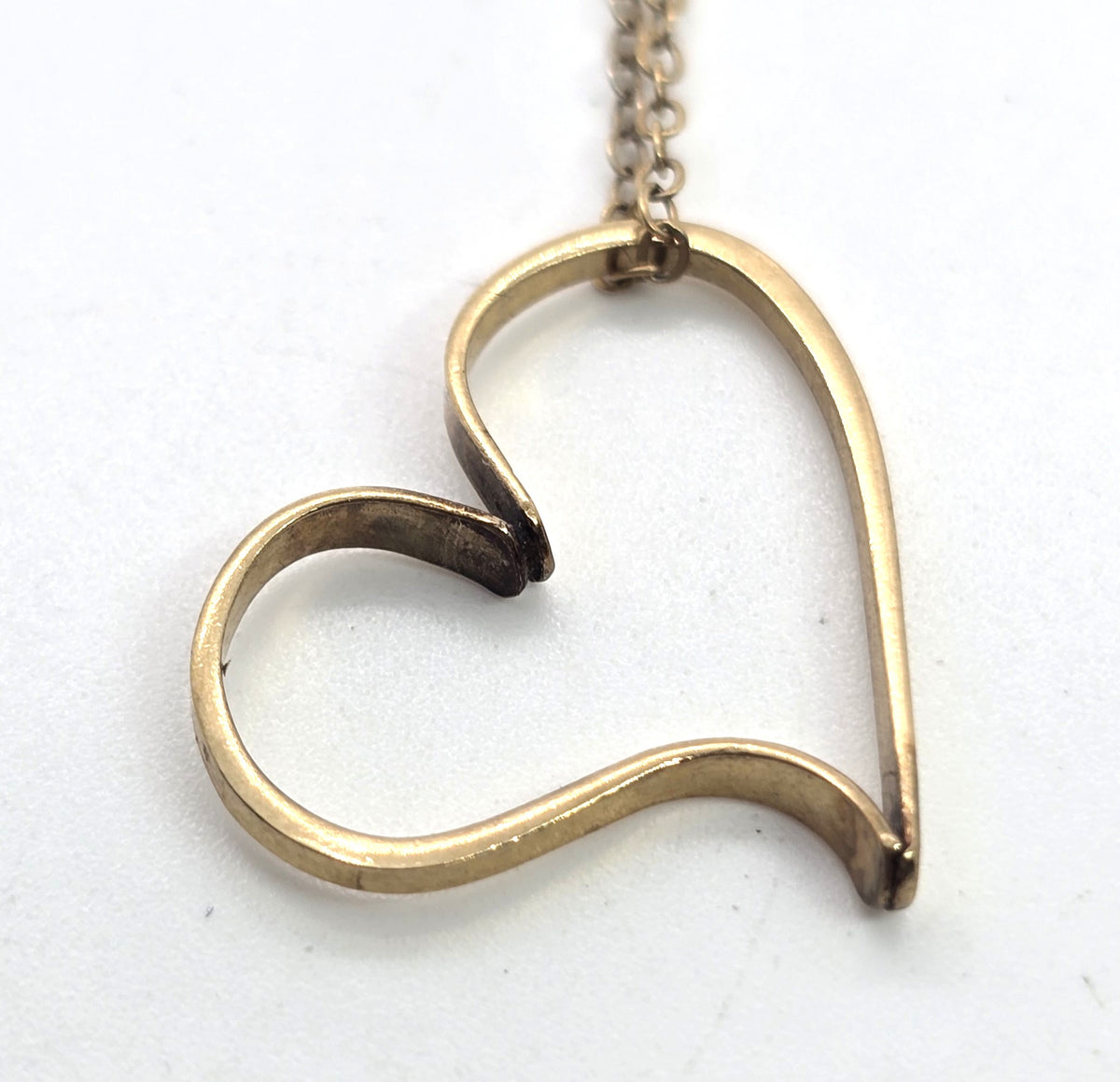 Avon floating heart 14k yellow gold filled vintage pendant necklace