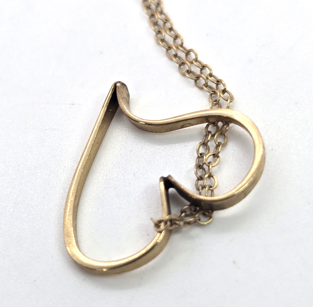 Avon floating heart 14k yellow gold filled vintage pendant necklace