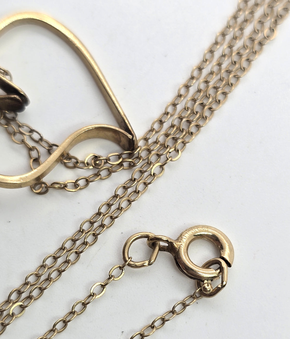 Avon floating heart 14k yellow gold filled vintage pendant necklace
