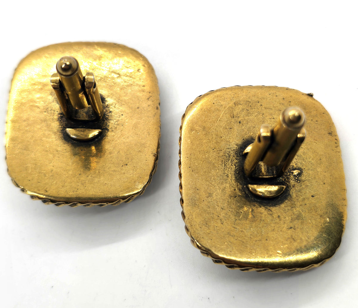 King Tut Egyptian revival vintage molded glass large vintage cufflinks *CHIP*