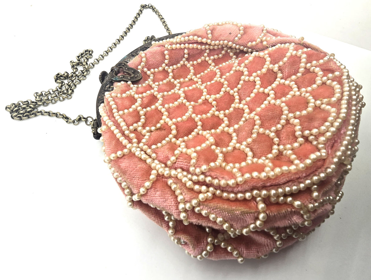 Pink velvet silk lined faux pearl scallop beaded vintage Art Deco purse