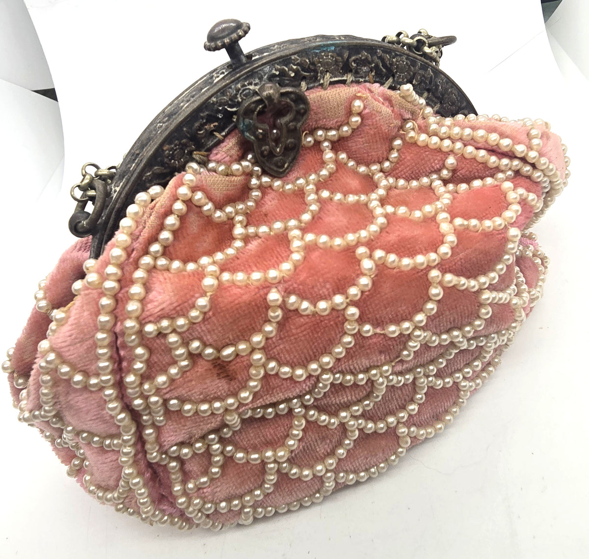 Pink velvet silk lined faux pearl scallop beaded vintage Art Deco purse