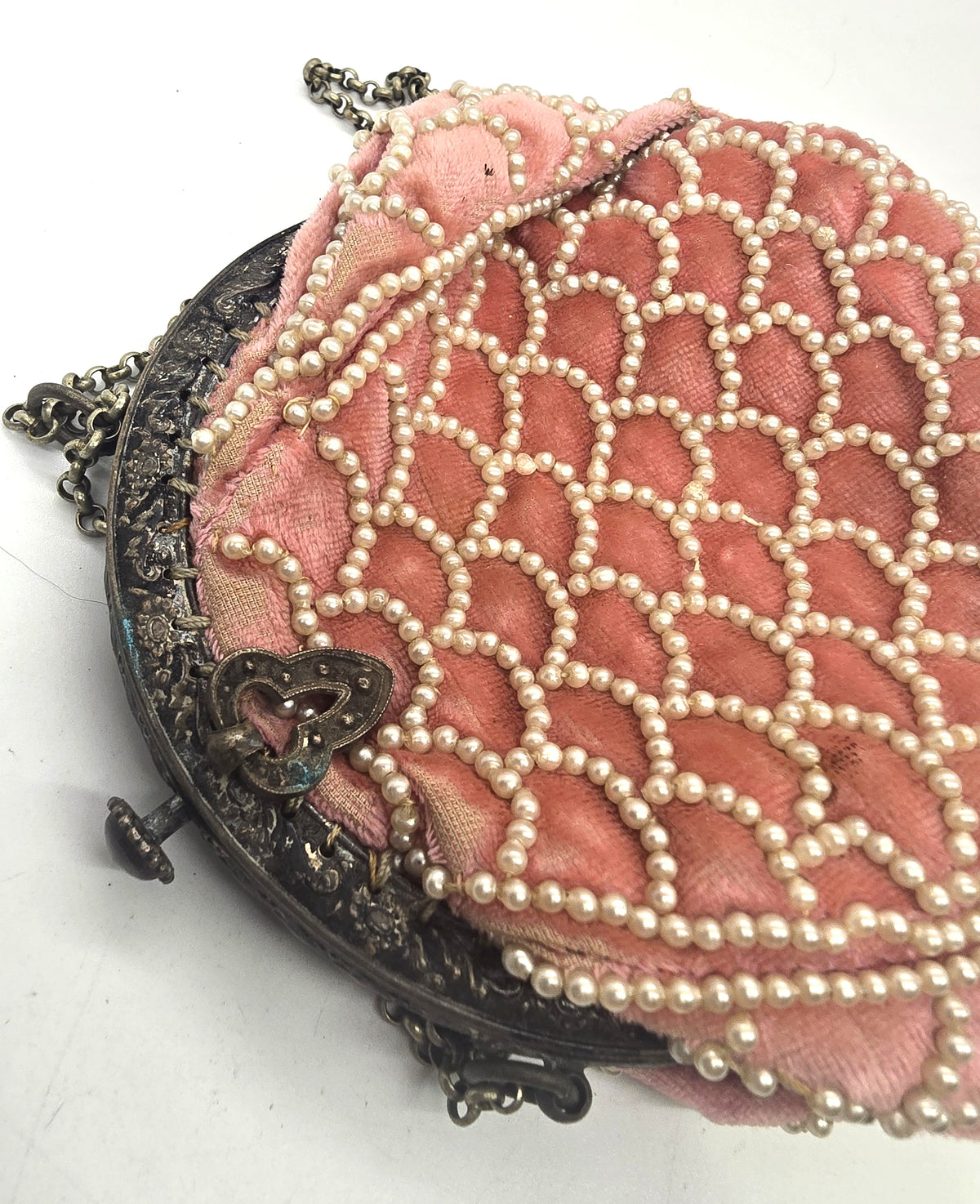 Pink velvet silk lined faux pearl scallop beaded vintage Art Deco purse