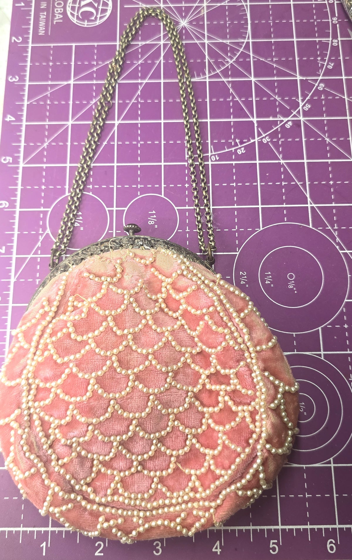 Pink velvet silk lined faux pearl scallop beaded vintage Art Deco purse
