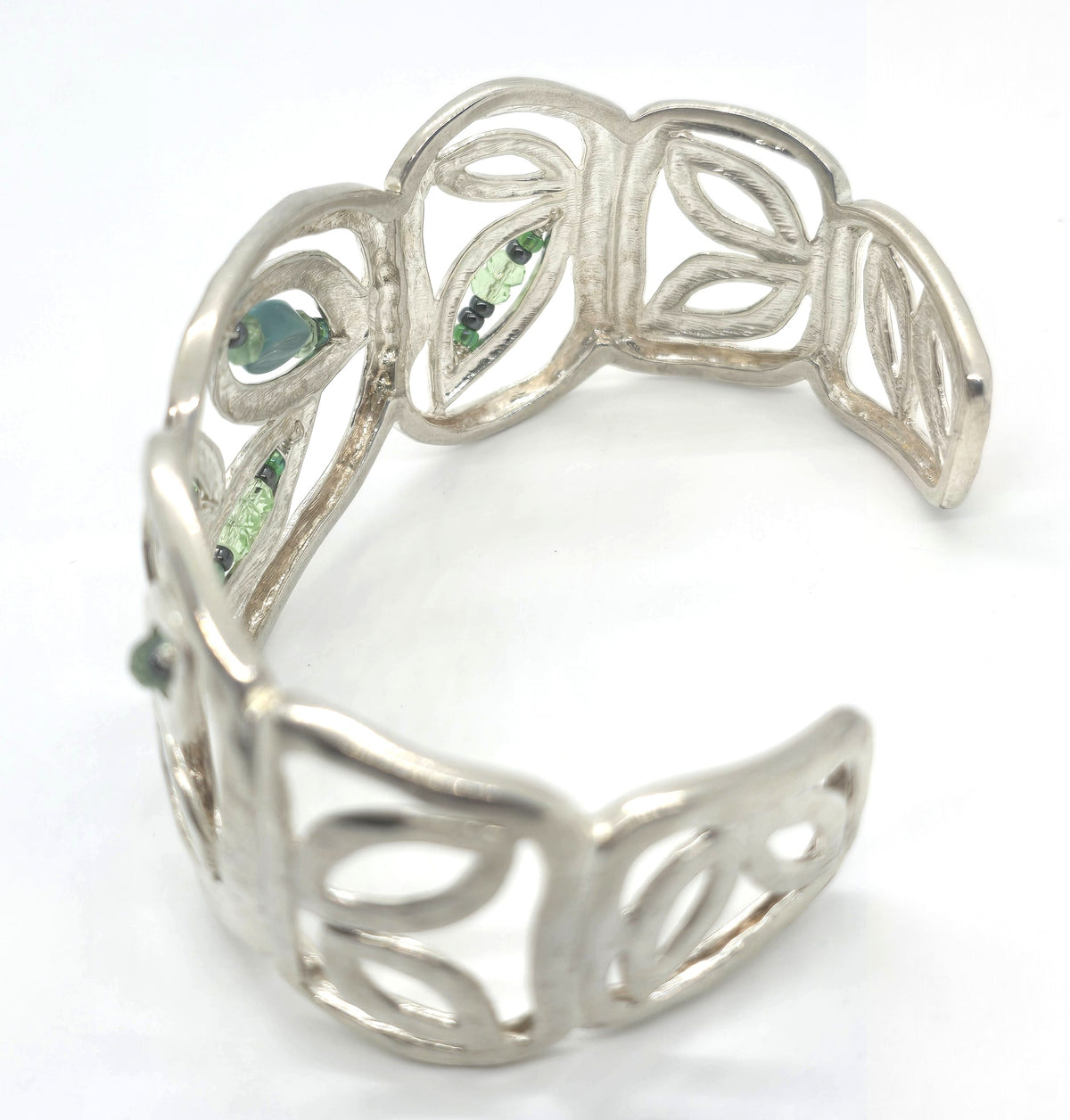 Silpada sterling silver hammered "Garden Party" Cuff Bracelet Model B2182 retired