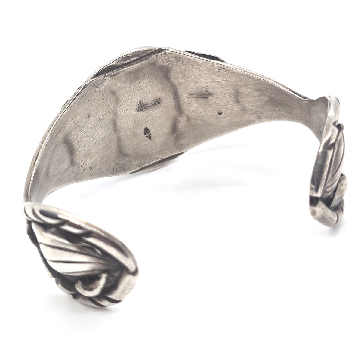 Navajo Artisan handcrafted turquoise nugget NA sterling silver vintage cuff bracelet