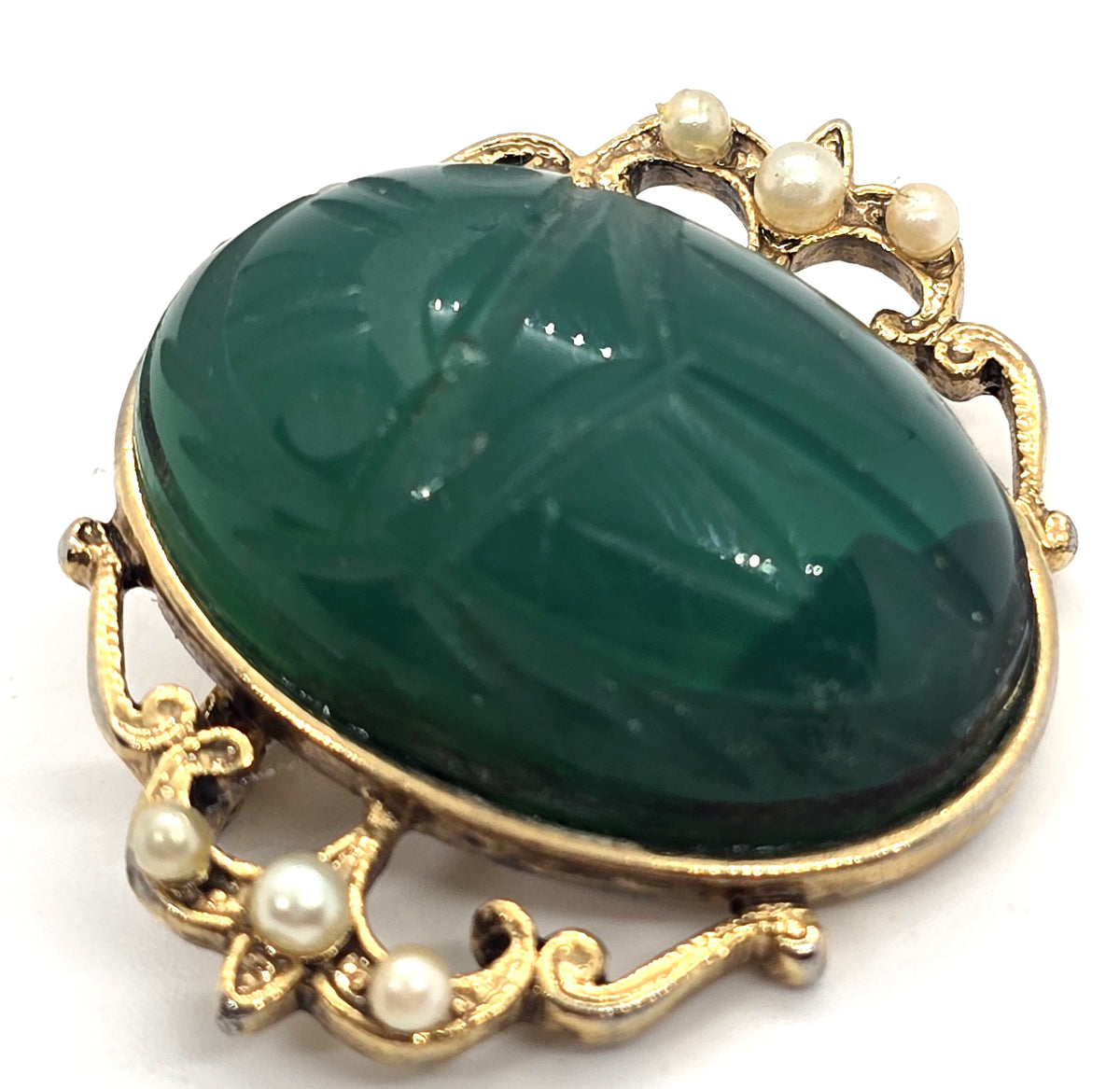Carved Scarab Chrysoprase Egyptian Revival gold toned vintage brooch