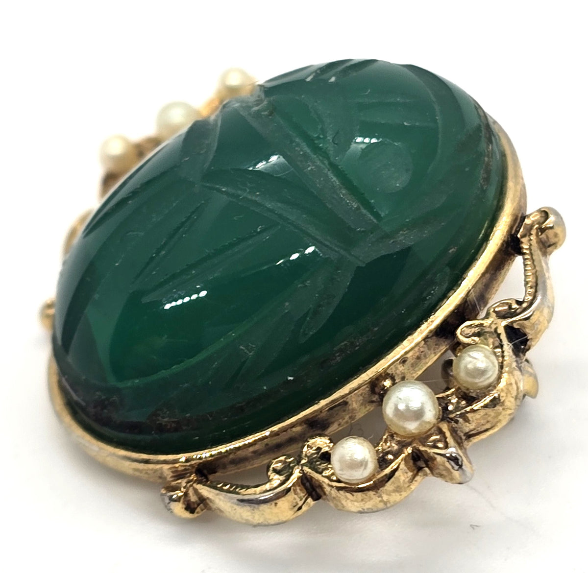 Carved Scarab Chrysoprase Egyptian Revival gold toned vintage brooch