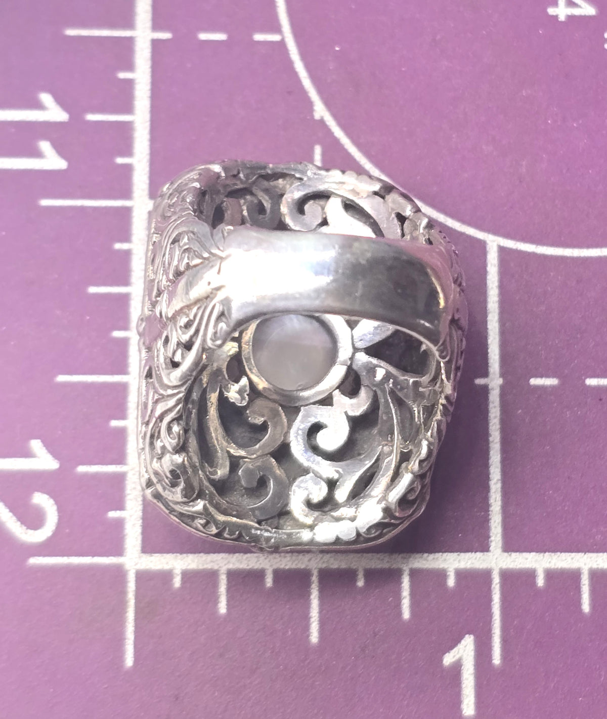 Sarda Monkey holding Pearl gemstone tribal Bali sterling silver ring size 5