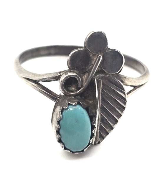 Turquoise turquoise small petite Navajo vintage sterling silver ring size 5.25