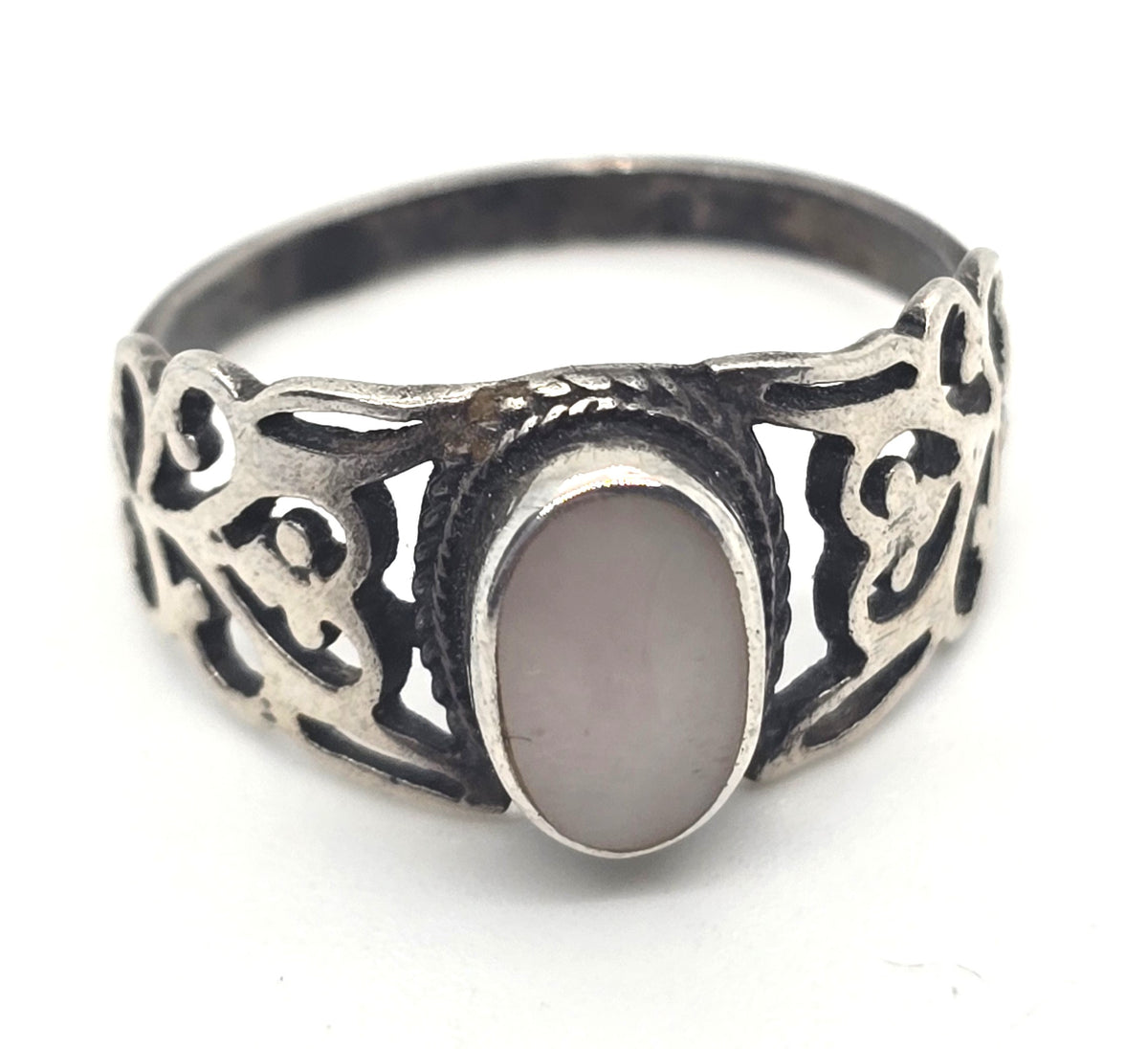 Southwestern Mother of Pearl filigree vintage sterling silver ring size 5